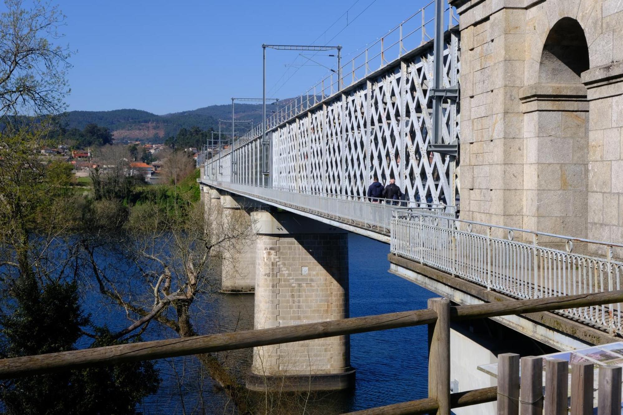 Casita A Estrenar En Finca Con Rio Proxima A Tui, Gondomar Y Portugal. Экстерьер фото